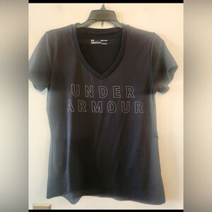 Under Armour heat gear loose black logo shirt size womens small